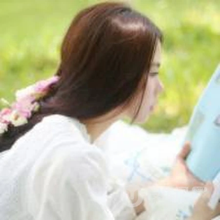 森系小清新女生头像 一花一世界