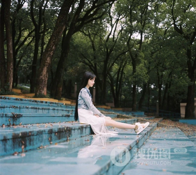 艺术学校清纯校花-黄灿灿校园游图片