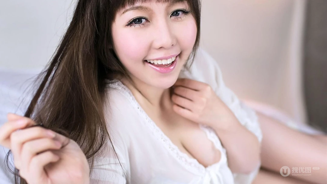养眼性感睡衣美女高清壁纸桌面
