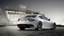 名车Maserati 玛莎拉蒂白色高清壁纸