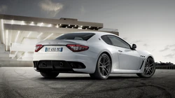 名车Maserati 玛莎拉蒂白色高清壁纸