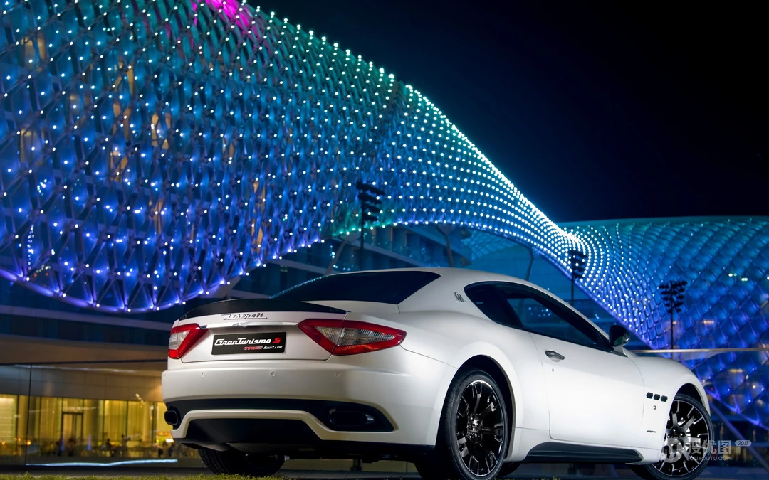 名车Maserati 玛莎拉蒂白色高清壁纸