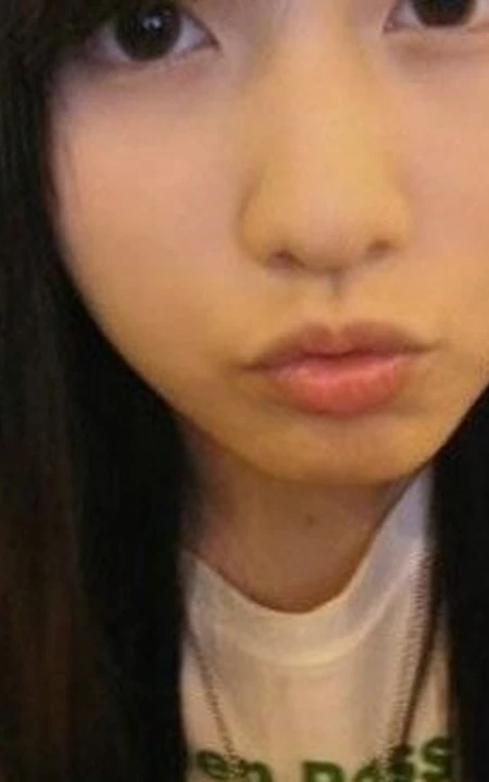 香港21岁软妹家教 帮15岁学生破处遭拘留