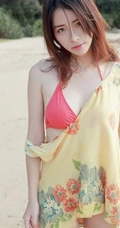 有点小清新 沙滩泳装女生清新小气质写真图集