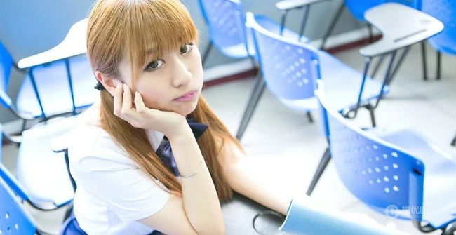女生模特王佳佳的学生吸睛