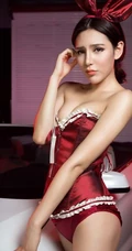 宝马主题造型汤天颖气质柔美抢眼球