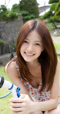 逢泽莉娜小碎花连衣裙纯美高清图片