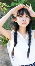 长辫子亚洲女孩夏日街拍唯美写真 西瓜冰淇淋尽享清凉