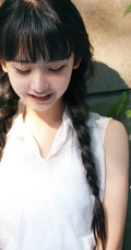 长辫子亚洲女孩夏日街拍唯美写真 西瓜冰淇淋尽享清凉