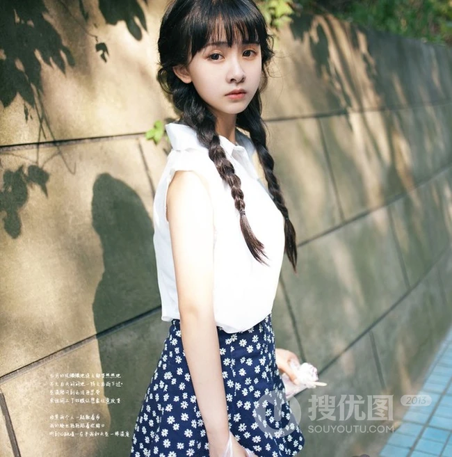 长辫子亚洲女孩夏日街拍唯美写真 西瓜冰淇淋尽享清凉
