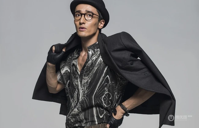 眼镜型男王传君时尚个性写真大片