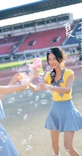 一对可爱女生，她们叫夏天和秋天