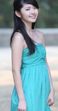 日本清纯气质女生铃木爱理欧洲纯情街拍HD