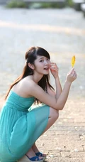 日本清纯气质女生铃木爱理欧洲纯情街拍HD
