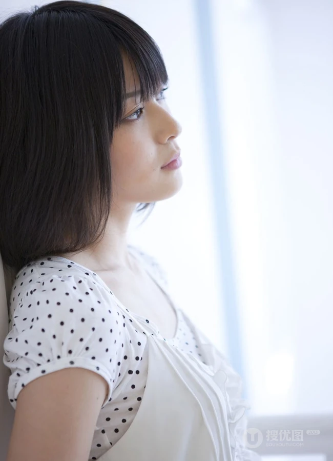 大爱！气质女生&ldquo;矢島舞美&rdquo;室内写真