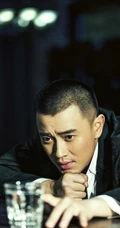【蒋毅图片】平头型男蒋毅高清写真，西装牛仔深沉内敛