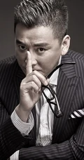 演员刘小锋绅士写真大片 尽显成熟稳重大叔魅力