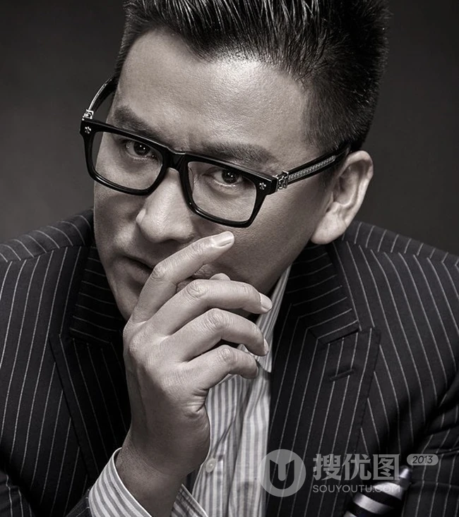演员刘小锋绅士写真大片 尽显成熟稳重大叔魅力