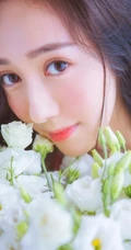 长发柔顺，明眸大眼 亚洲清纯女生唯美居家室内美图