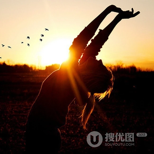 户外女生清新唯美图片，思念是一首唱不完的歌