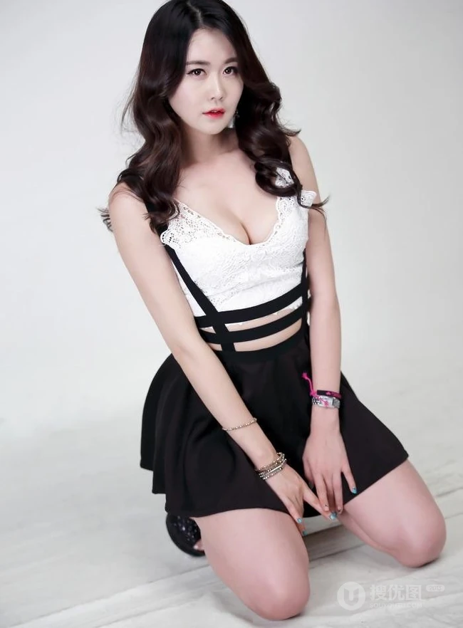 韩国匀称女生殷夏荣高清写真大全 粉嘟嘟，肉扑扑