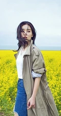 女生阚清子清新高原写真 身骑牦牛感受大自然魅力