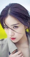 女生阚清子清新高原写真 身骑牦牛感受大自然魅力