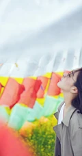 女生阚清子清新高原写真 身骑牦牛感受大自然魅力