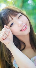 可爱喵咪少女户外写真 眯眼嘟嘴萌翻全场