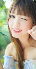 可爱喵咪少女户外写真 眯眼嘟嘴萌翻全场