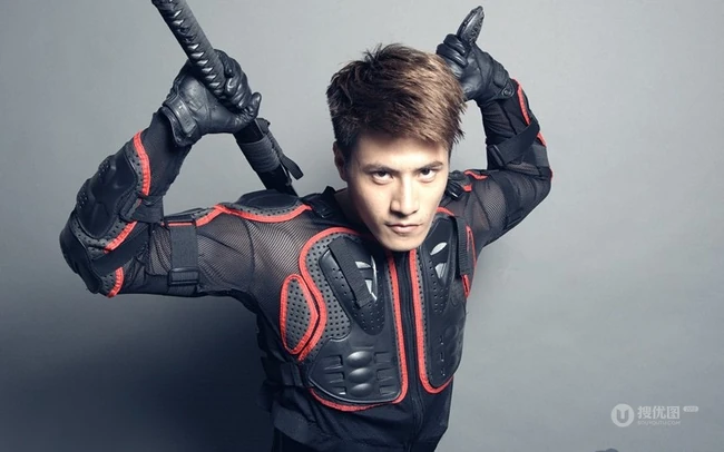 酷帅男星李晨浩cos死侍写真图片