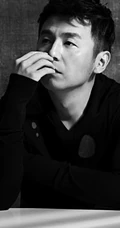 雷佳音黑白写真图片，彰显忧郁型男独特魅力