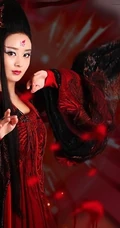 热播剧《花千骨》妖神出世剧照-赵丽颖冷艳红装不怒自威