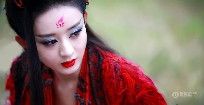 热播剧《花千骨》妖神出世剧照-赵丽颖冷艳红装不怒自威
