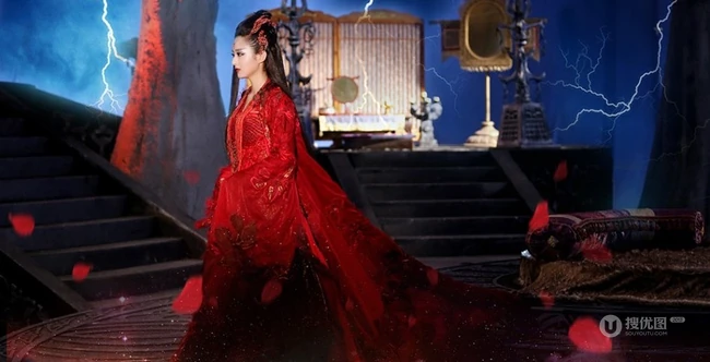 热播剧《花千骨》妖神出世剧照-赵丽颖冷艳红装不怒自威