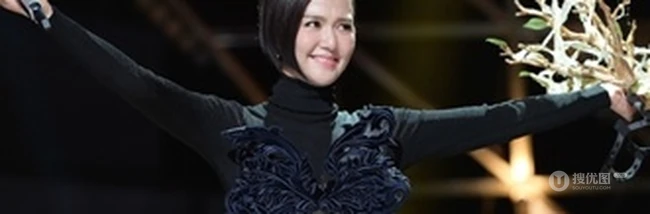 《蒙面歌王》&ldquo;野草&rdquo;谭维维众望所归夺冠舞台照