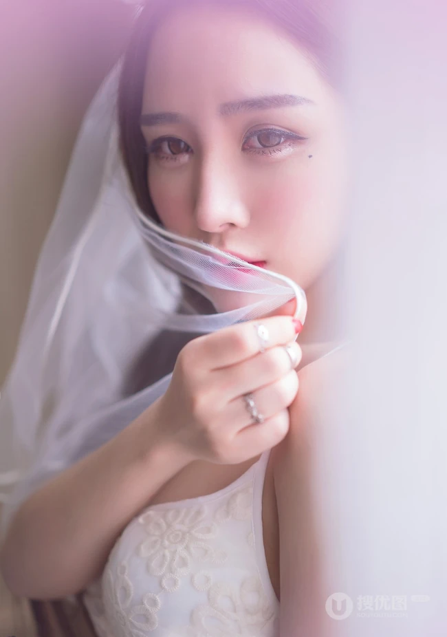 女生模特儿郭芸萌唯美朦胧白裙写真照