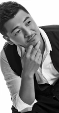 齐奎图片 壮汉型男演员齐奎绅士装黑白写真