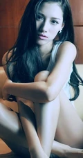 女生嫩模Rukia气质室内写真有亮点