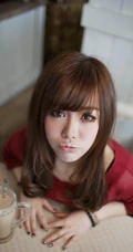 居家清纯女生清新写真图片