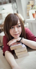 居家清纯女生清新写真图片