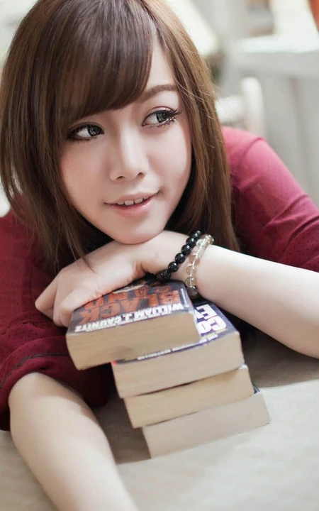 居家清纯女生清新写真图片