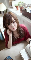 居家清纯女生清新写真图片