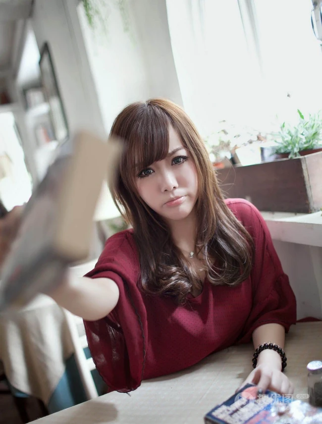 居家清纯女生清新写真图片