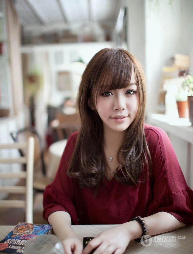 居家清纯女生清新写真图片