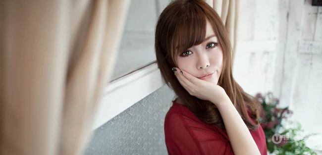 居家清纯女生清新写真图片