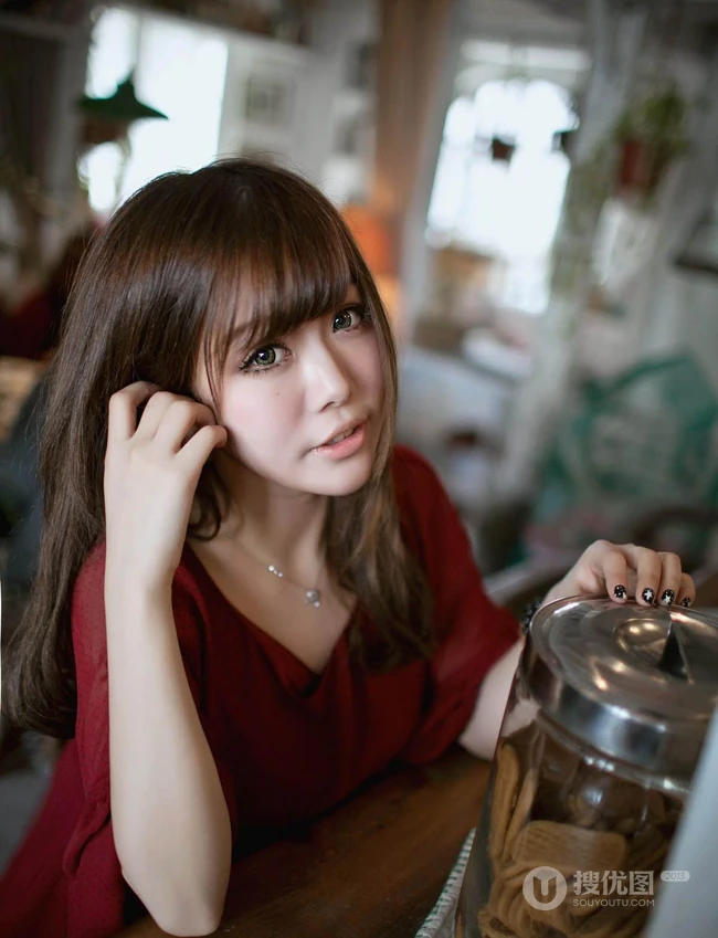 居家清纯女生清新写真图片