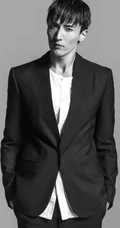 &ldquo;神奇&rdquo;男人王传君黑白写真魅力 这还是关谷吗？