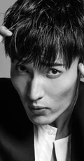 &ldquo;神奇&rdquo;男人王传君黑白写真魅力 这还是关谷吗？