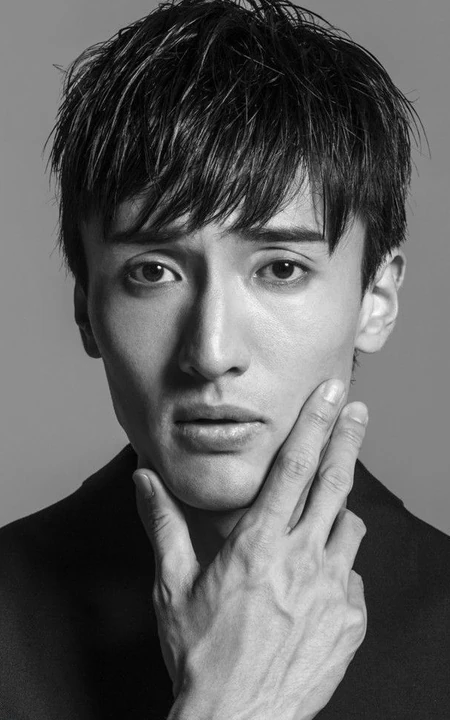 &ldquo;神奇&rdquo;男人王传君黑白写真魅力 这还是关谷吗？